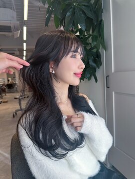 エミュ(emu) 韓国風レイヤーカットで 可愛く巻き髪◎