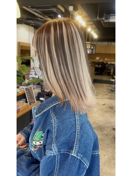 エム(EM) ホワイトベージュ/デジタルパーマ/チェリーブラウン/下北沢