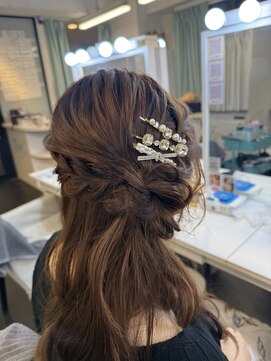 マーズ(Hair&Make Mars+) くるみちゃんヘア(ハーフサイドお団子)