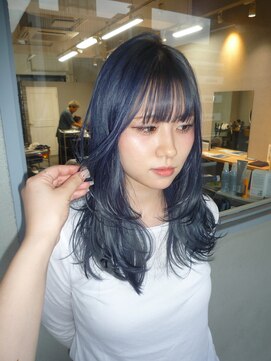 ヌル ヘア デザイン(nullus hair desigh) ハイトーンブルー/レイヤーカット