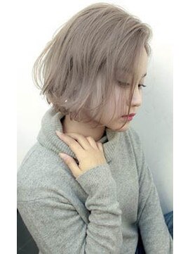 トルネード(TORNADO) 外国人風ハイトーングレージュ☆ハイライト　ベージュアッシュ