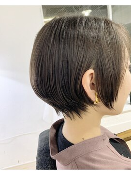 アンフィユヌキャトル(AnFye une Qatll) [AnFye une Qatll」襟足ぴたぴたショート