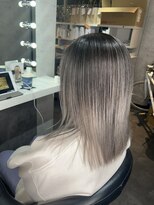 スパークスヘア(Sparks hair)&nbsp;歩くたびに筋が動くし、髪の毛かきあげるたびに細かく筋が出る！
