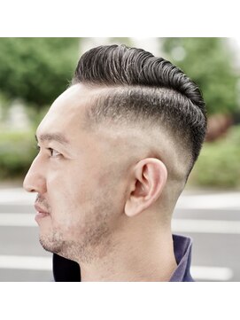 クロムトウキョウ ザ バーバー ネオン 新宿店(CHROM TOKYO the Barber ne/on) 七三フェード/ハードパート/刈り上げ/スキンフェード