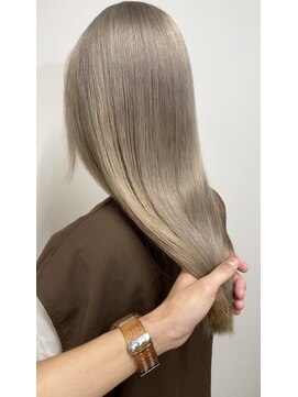 ジーナ 京都河原町(Zina) ハニーブロンド/ダブルカラー/ハイトーン【@sei_nishimura】