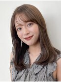 顔周りレイヤーカットくびれヘアミルクティーベージュカラー