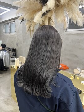 イェン(YEN.) くすみグレージュ艶髪ヘア