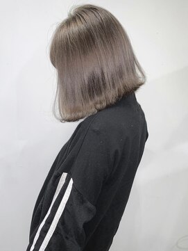 フル(FuLL) Wカラーでクリームグレージュ