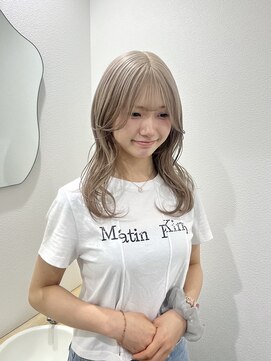 モニカ 栄店(MONIQA) ホワイトベージュ