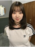 オリーブベージュ