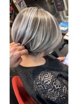 ヘア フラッグ 西葛西店(hair flag)&nbsp;「白髪を活かす」ショートバレイヤージュ