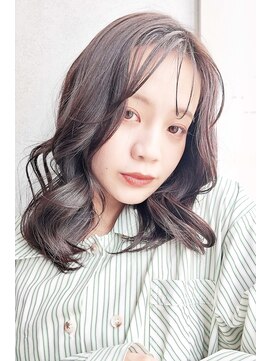 フィガロ アヴェダ(FIGARO AVEDA) 2026 透明感グレージュ×くびれミディレイヤー
