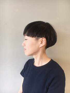 トレパルッキエーレサカイ(tre parrucchiere sakai) 〔-tre-〕マッシュショート