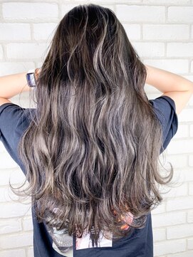 シウン(SIUN.) 上品綺麗ハイライト　ベージュアッシュ