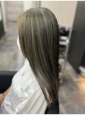 カーキグレージュ、ハイライト
