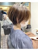 シルキーベージュデザインカラー斜めバング束感ショート【中村】