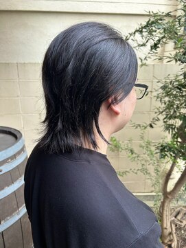 ココカラヘアー プラス(cococara‐hair plus) ウルフカット/メンズカット/センターパートiブルーブラック