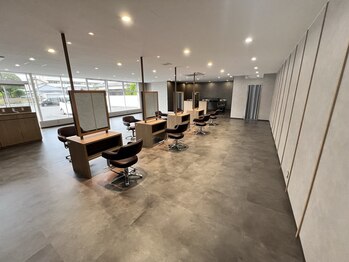 SALONS 松山山西店