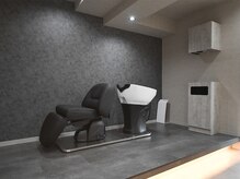 ロイトゥヘア(Loitu hair)の雰囲気(リラックスできるフルフラットのシャンプースペースです*)