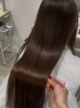 【髪質改善酸性ストレート】と通常の縮毛矯正の違いとは？