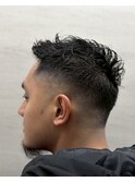 スキンフェードフェザーアップ