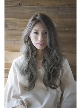 ヘアーミューズ リベロ(hair muse Livero) 【Ｌｉｖｅｒｏ】センターパートロング×ブルージュ　２