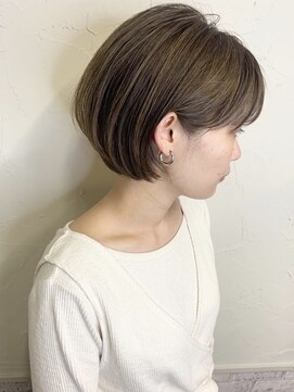 シュリット(schritt) ショートボブ　ハイライトアッシュベージュ　　schritt mutsuki