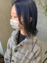 テトヘアー(teto hair)&nbsp;ネイビーカラー、ブリーチ１回、外はねボブ、ブルー