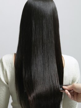 シャルロット(CHARLOTTE)の写真/髪へのダメージが軽減された人気の【メテオ酸性ストレート】が大好評!あなたの髪を理想の艶髪へと導きます*