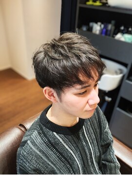 トレバー(Trever) フォワードのツーブロックスタイル