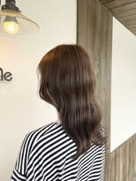 フェイム(FaMe)&nbsp;波巻きヘア×マットベージュ