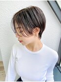 前髪ありショートヘア大人ひし形ショートヘア