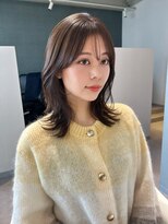 アム(amu)&nbsp;くびれミディアム/レイヤー/盛れる顔まわり/透明感カラー