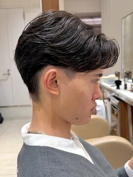 ピークアブー アヴェダ ギンザシックス(PEEK-A-BOO AVEDA GINZASIX) センターパー/メンズショート/ビジネスヘア