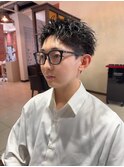 男らしさ際立つスパイキーショート