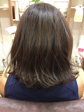 マッシュ 北堀江(MASHU) ハイライトのバレイヤージュ、ロブ、ノーブルショート サエキ