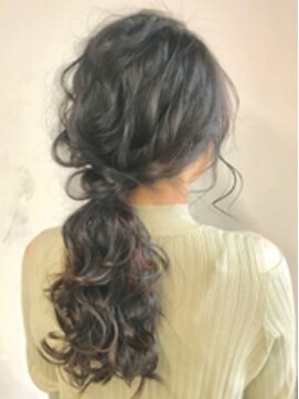 エクー(ECOO) 【      フェミニンローポニースタイル    】