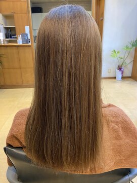 アッシュ(ASH) くくれるくらいで落ち着く長さ