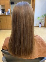 アッシュ(ASH) くくれるくらいで落ち着く長さ