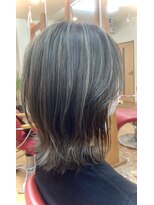美容室マックドリーム&nbsp;ナチュラルなハイライトを入れた外ハネボブ
