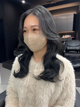 ベレーザシェルト(Beleza scelto) 2580うる艶髪波巻き黒髪艶感モノトーングレージュスリックバック