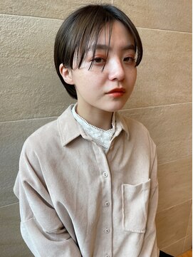 ビュートリアム265(BEAUTRIUM 265) ショートヘア/前髪あり/センター分けショート/若見えショート