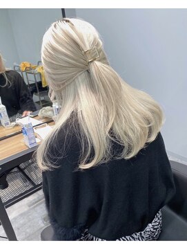 リンドトウキョウ(LINDO TOKYO) YA12/ブロンドカラー/心斎橋/ブリーチ/ハイトーン