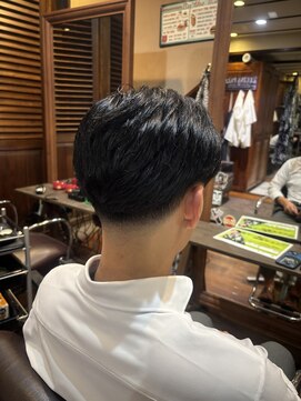 リットジェンツ 千葉(Lit Gents) センターパート×ローフェード