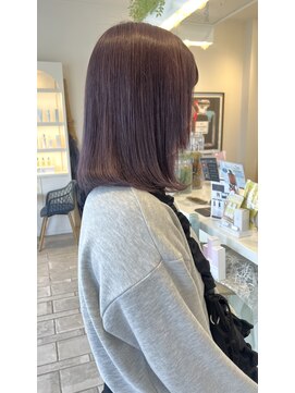 カシェ シモムラ(Cashe'e SHIMOMURA) レイヤーカット/顔まわりレイヤー/ブリーチ/白髪ボカシ/髪質改善