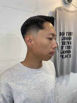 グッドプレイスアンドシング(Good Place&thing) メンズカットフェードスキンフェードバーバー七三分け