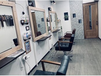 ヘアーメイク エイトボール(HAIR MAKE EIGHT BALL)の写真/マンツーマンなので要望も伝えやすく、どんな悩みや細かい事でも話しやすい雰囲気です。