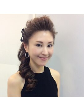 ラパン 美容室 サイドポニーテール