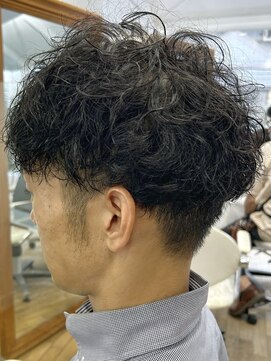 ヘッズ 本八幡店(HEADS) MEN'S HAIR センターパート ツイストスパイラル コンマヘア