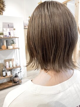 ラビ ヘア アトリエ(Labbi Hair atelier) ナチュラルオリーブアッシュ